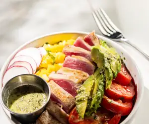 Seared Tuna Salad wtih ginger dressing